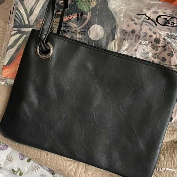 Matte Black Large Envelope Clutch Bag Wristlet Chic & Elegant Vegan Leather - Picture 4 of 8